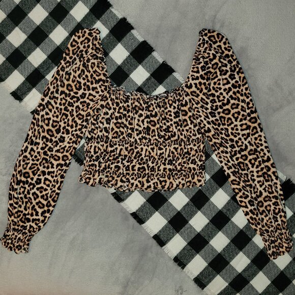L | H&M | Leopard Print Puff Sleeve Crop Top - Picture 3 of 5